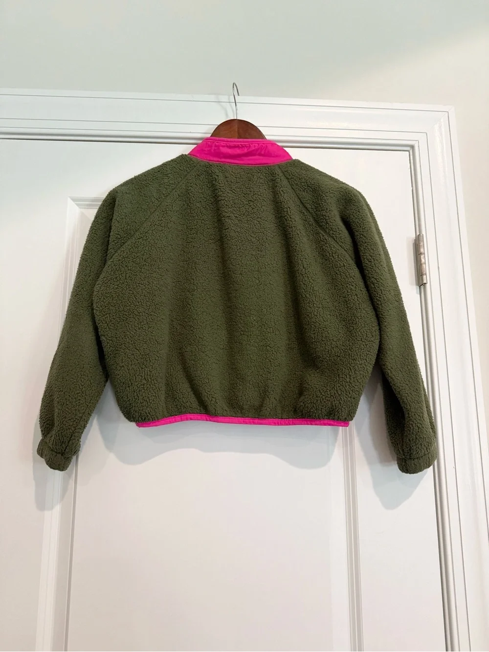 GAP Olive Green Fleece Jacket with Bright Pink Trim and Pockets